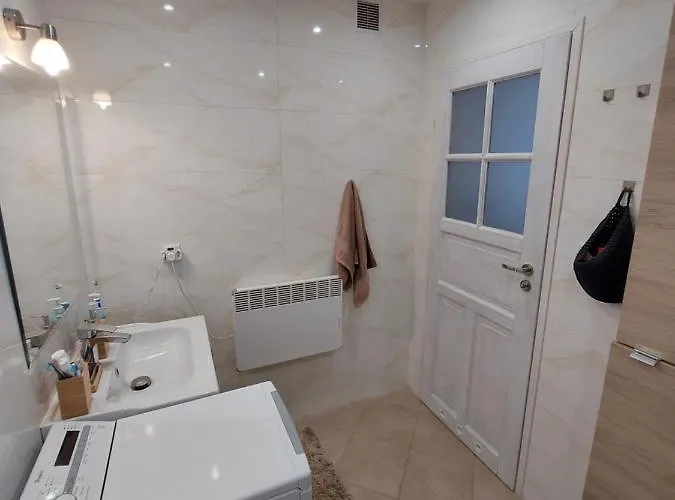 Uroczy Z Kominkiem * 리포와