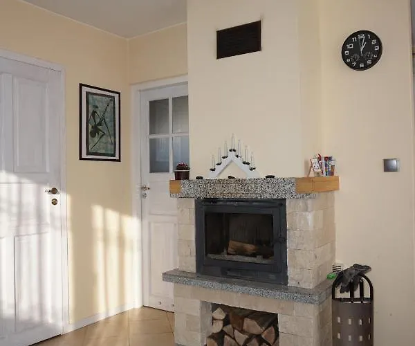 Uroczy Z Kominkiem 리포와